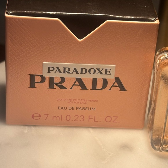 Prada Paradoxe bottle with Black Cap - Picture 2 of 4